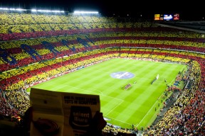 篮网举行社区公益日，球员参与街头篮球教学，nba篮网社区